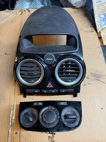 CORSA D VXR PIANO BLACK CENTRE CONSOLE & HEATER CONTROL UNIT