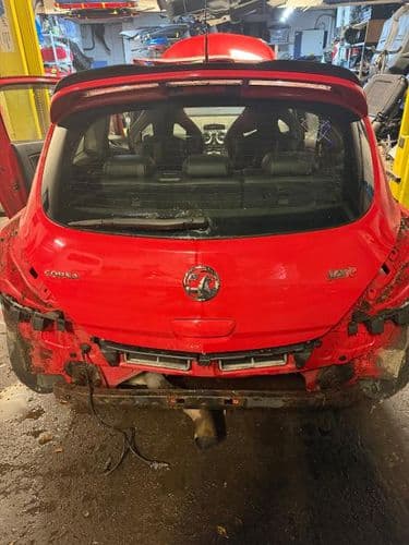 CORSA VXR 3-DOOR BOOTLID & SPOILER IN RED