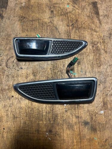 CORSA VXR GENUINE GM SURROUNDS & DYNAMIC SIDE REPEATERS PAIR