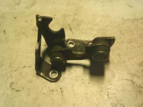M32 6-SPEED GEARBOX SELECTOR CABLE BRACKET