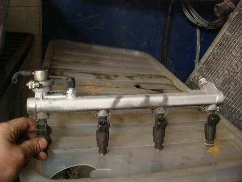 Z20LET FUEL RAIL WITH 2x FITTINGS