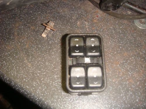 ZAFIRA A 4-WAY ELECTRIC WINDOW SWITCH