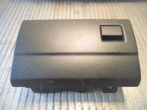 ZAFIRA A BLACK GLOVE BOX