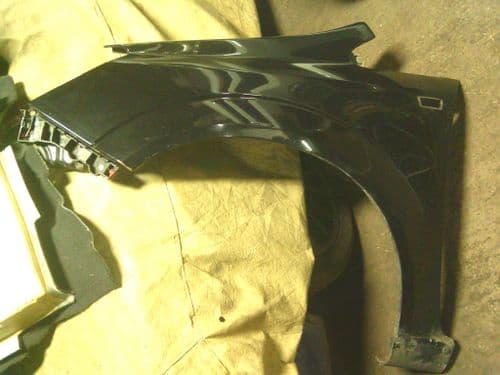 ZAFIRA B VXR N/S PASSENGERS FRONT WING IN BLACK - Z20R