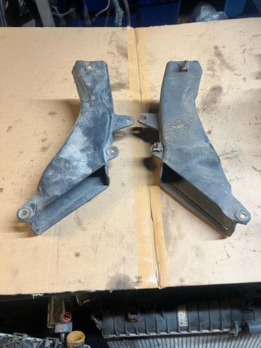 ZAFIRA GSI GENUINE GM FRONT PLASTIC BRAKE DUCTS PAIR