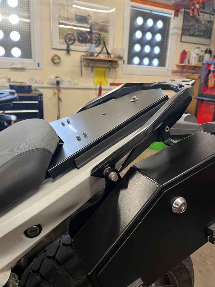R1300GS Pillion Seat Clip On/Off Plate