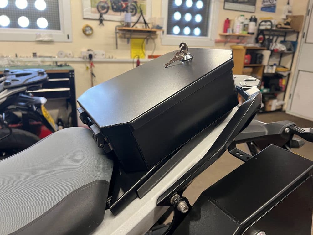 R1300GS Pillion Seat Clip On/Off Utility Box (also fits Rallye) ALL MODELS 2023 to present