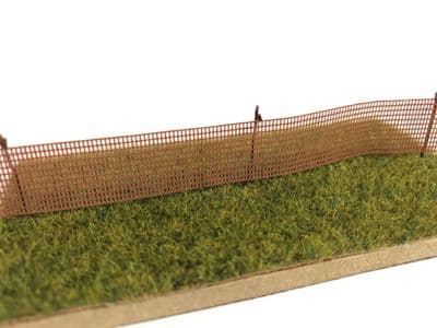 AX099-OO Orange Barrier Fencing OO/4mm/1:76