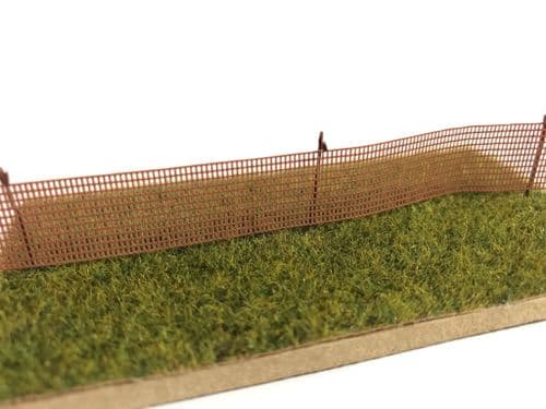 AX099-OO Orange Barrier Fencing OO/4mm/1:76