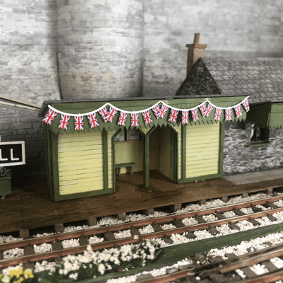 AX181-OO Union Jack Bunting - Festooned (Pack of 6) - OO/4mm/1:76