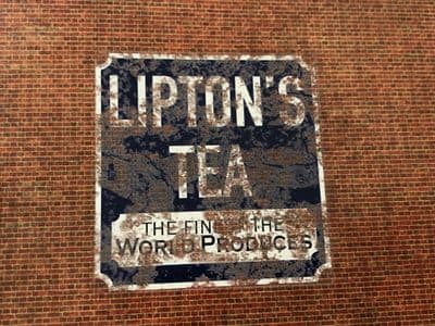 DC026-OO Liptons Tea Ghost Sign - Self Adhesive Transfer (Pack of 2) - OO/4mm/1:76