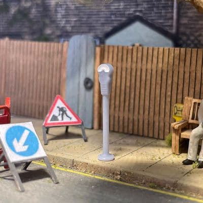 Gaugemaster GM471 Parking Meters (Pre-Painted) Pack of 6 - OO/4mm/1:76