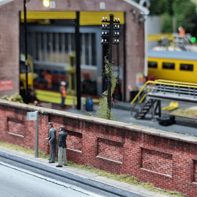 KX006-OO 7' Victorian Red Brick Lineside Weathered Wall OO/4mm/1:76