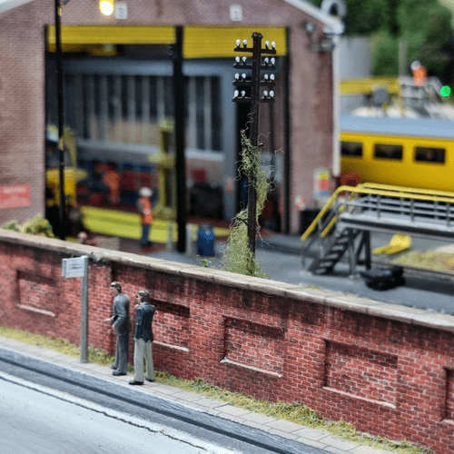 KX006-OO 7' Victorian Red Brick Lineside Weathered Wall OO/4mm/1:76