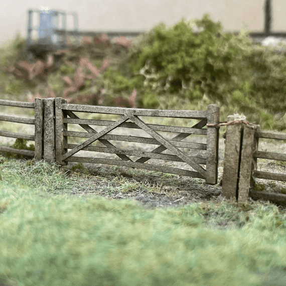 TT / 1:120 Scale Model Railway Five Bar Gates & Posts Laser Cut Kit (Pack Of 3)