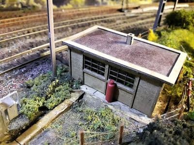 LX032-OO Laser Cut LNER Sectional Concrete Hut (Pack of 2) OO/4mm/1:76