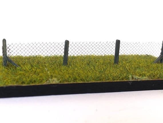 LX183-OO 3ft Chain Link Fencing OO/4mm/1:76