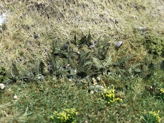 Ultra-Realistic Model Railway Bracken / Fern Plants For OO Gauge Layouts & 1/76 Scale Dioramas - LX432-OO