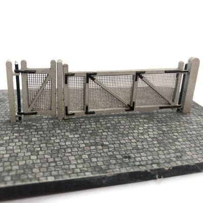 LX484-OO Crossing/Yard Gates (NYMR/Goathland Style) - OO/4mm/1:76
