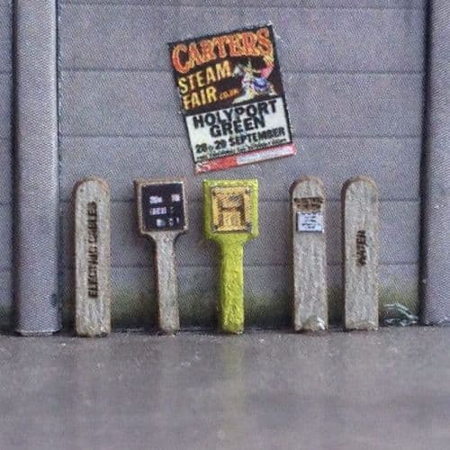 MP009-OO Laser Cut Concrete Marker Posts - Fire Hydrant, Gas, Water (Pack of 20) - OO/4mm/1:76