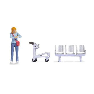 Noch 16528 Lady On The Platform With Trolley & Seating Tiny Scene - OO/HO