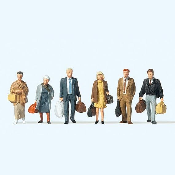 Preiser 10413 Walking Passengers (Pack of 6) for OO/HO Scale