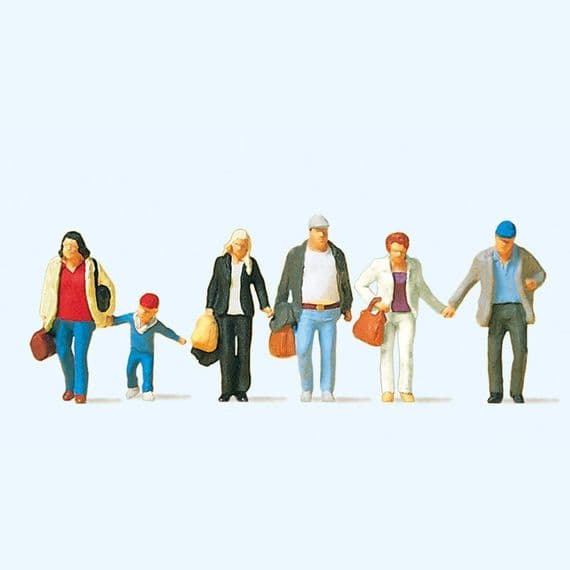 Preiser 10516 Walking Travellers (Pack of 6) for OO/HO Scale