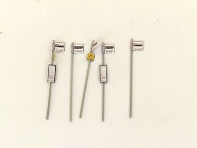 S009-OO Bus Stop Signs (Pack of 24) OO/4mm/1:76