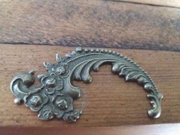 4 x Antique bronze finish swirl Jewelery wooden box embellishment aged C113