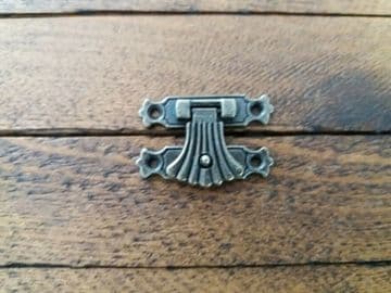 Lock Clasp Closer Latch Hasp Ornate c/w Screws Antique Bronze Finish C109