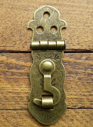 NEW Lock clasp box closer latch hasp ornate c/w screws bronze finish C071
