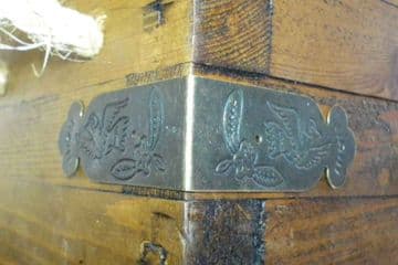 NEW Set of 4 Vintage antique brass metal box corners braces straps angle C085