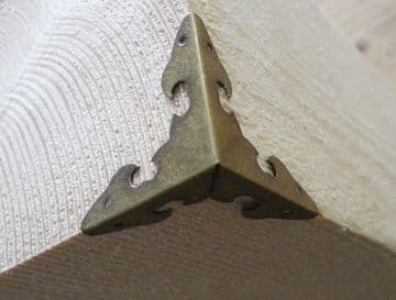 Pk of 4 Metal case corners aged antique c/w pins 29mm over straight C022