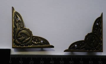 Pk of 4 Metal case corners brackets box decorative aged antique 40mm side C040