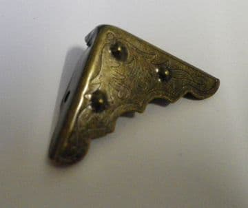 Pk of 4 Metal case corners ornate aged antique finish 32mm over straight C032