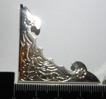Pk of 4 Metal case corners silver finish 40mm over straight C031