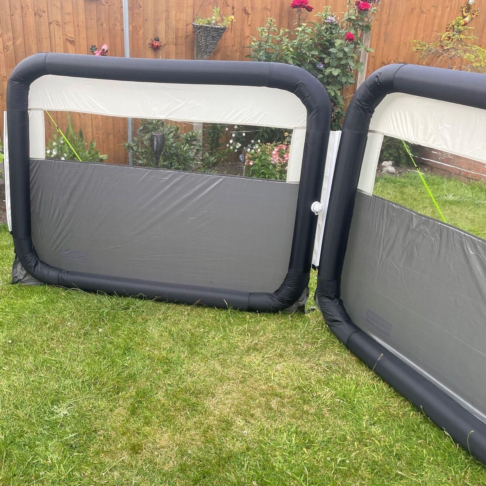 Inflatable Wind Guard 5 Panel Inflatable Air Windbreak 8 metres camping caravan motorhome beach