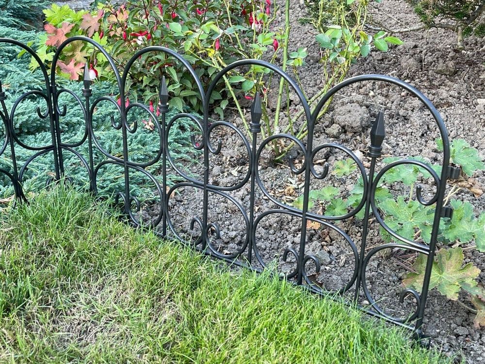 Garden Lawn Edging Border Fence Barriers Low Fencing Black Plastic 6 x Panels
