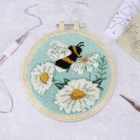Bee & Flowers Punch Needle Kit - Floss and Hoop
