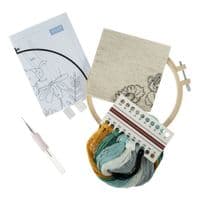 Bee & Flowers Punch Needle Kit - Floss and Hoop