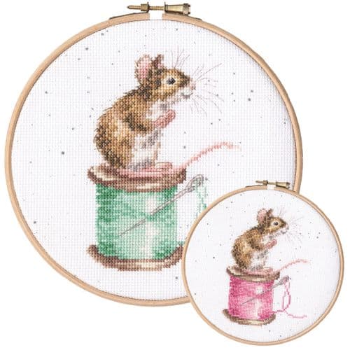 Bothy Threads Kit Punto Croce 'Pavone' | Con Tela Aida Zweigart 14ct, Cotoni E Schema | Dimensioni Finali 33x33 Cm