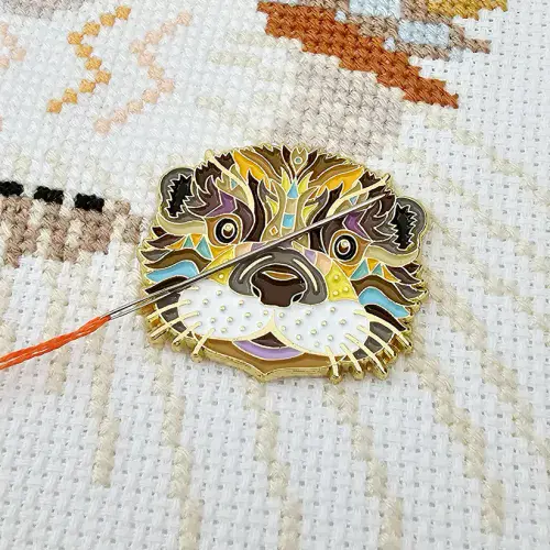Mandala Otter Needle Minder from Meloca Designs