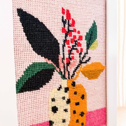 Milpoint Red Bloom Vase Tapestry kit