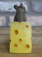 Mouse Sat On Cheese Ornament for Home Decoration - Perfect Gift for Any Occasion