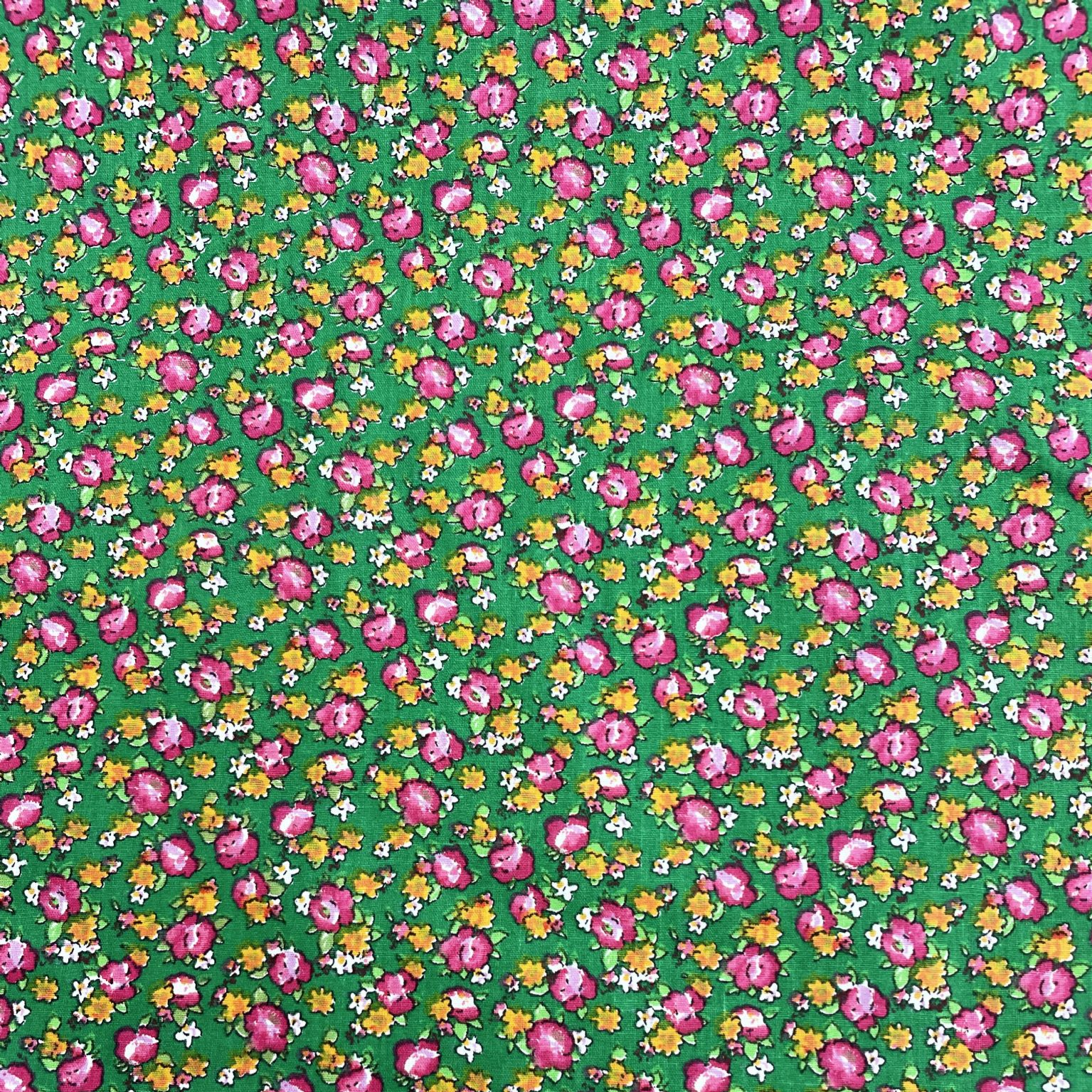 VINTAGE COTTON: Outlined Pink and Orange Ditsy Flowers on Green.