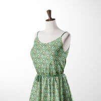 William Morris Golden Lily - 100% Cotton  Dressmaking Craft Fabric