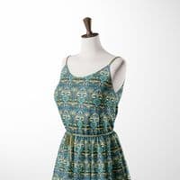 William Morris Peacock & Dragon - 100% Cotton  Dressmaking Craft Fabric