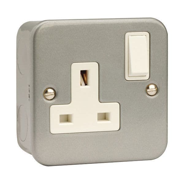 Click Essentials Metal Clad 1 Gang 13A 2 Pole Switched Socket Outlet