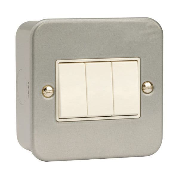 Click Essentials Metal Clad 3 Gang 10AX 2 Way Plate Switch