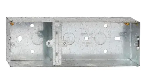 Deta 2+1 Gang Flush Back Box